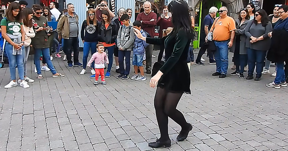 (VIDEO)People gather to watch Irish dancer – Then a little girl suddenly steps in and steals the show