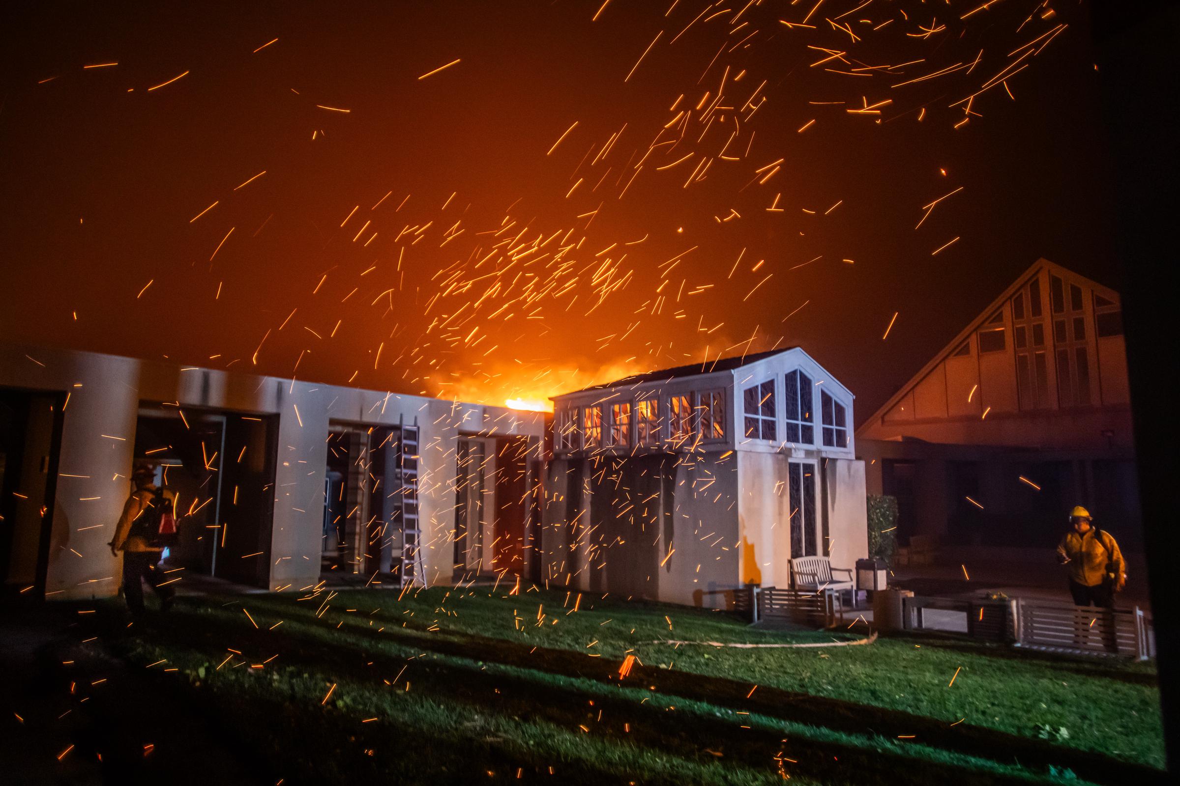 Palisades Fire in Los Angeles: Elderly Residents Evacuated Barefoot as Officials Warn the Worst Is ‘Still to Come’