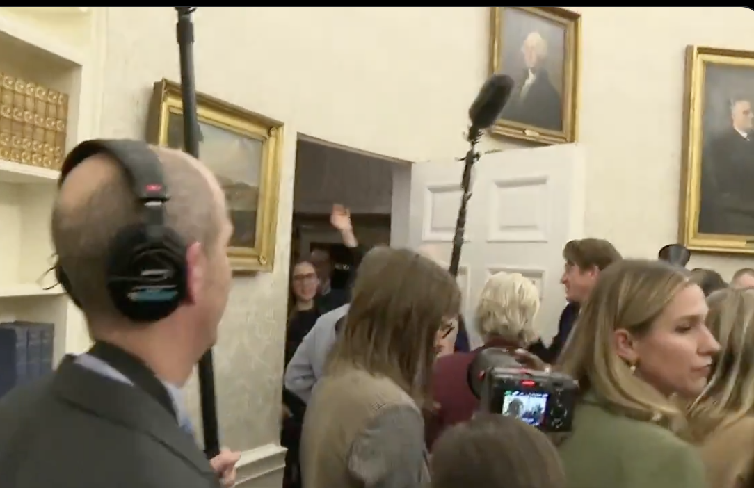 WATCH: Biden Staffers “Screaming at the Press” to Stop Questions as Brandon Makes “Weird Faces” in Wild “Clown Show” Moment