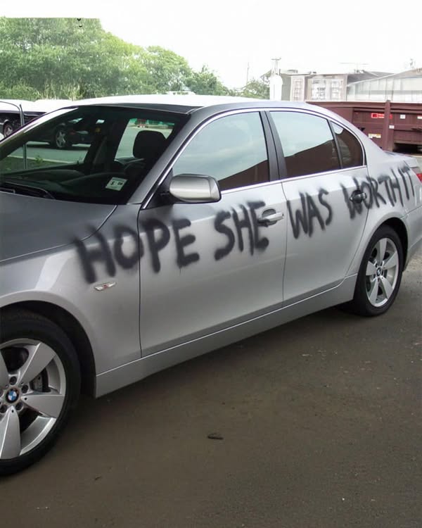 “Hope She Was Worth It” The Day a Mysterious Message Shattered My World