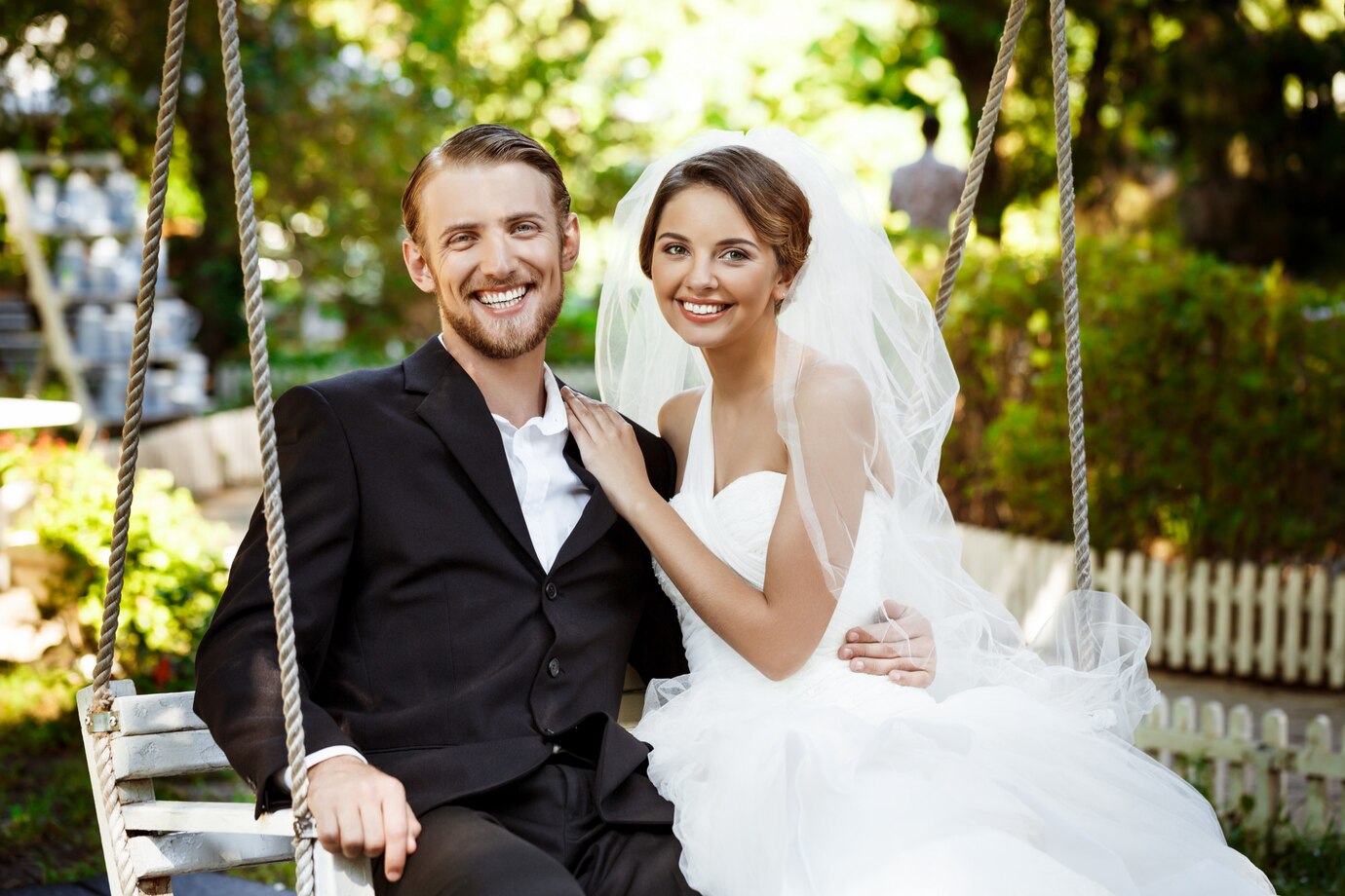 Groom’s Janitor Mom Steals the Show, Silencing In-Laws with a Heartwarming Stage Appearance to Congratulate the Newlyweds — Story of the Day